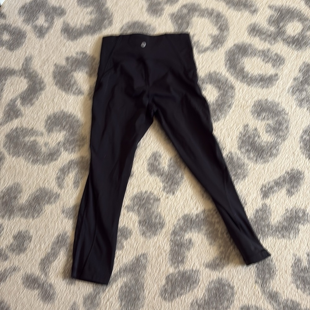 Women’s Capri Lululemon leggings - Picture 2 of 5
